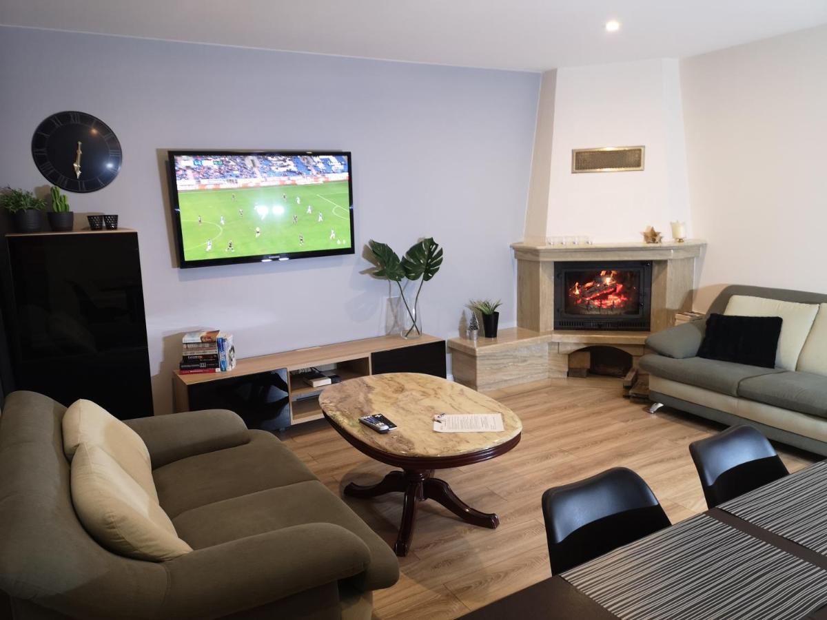 Red Rose Apartament -Parking -Taras- Faktura Vat Κίελτσε Εξωτερικό φωτογραφία