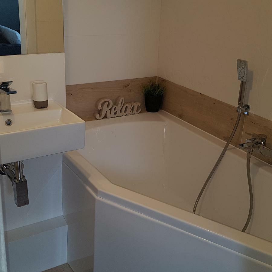 Red Rose Apartament -Parking -Taras- Faktura Vat Κίελτσε Εξωτερικό φωτογραφία